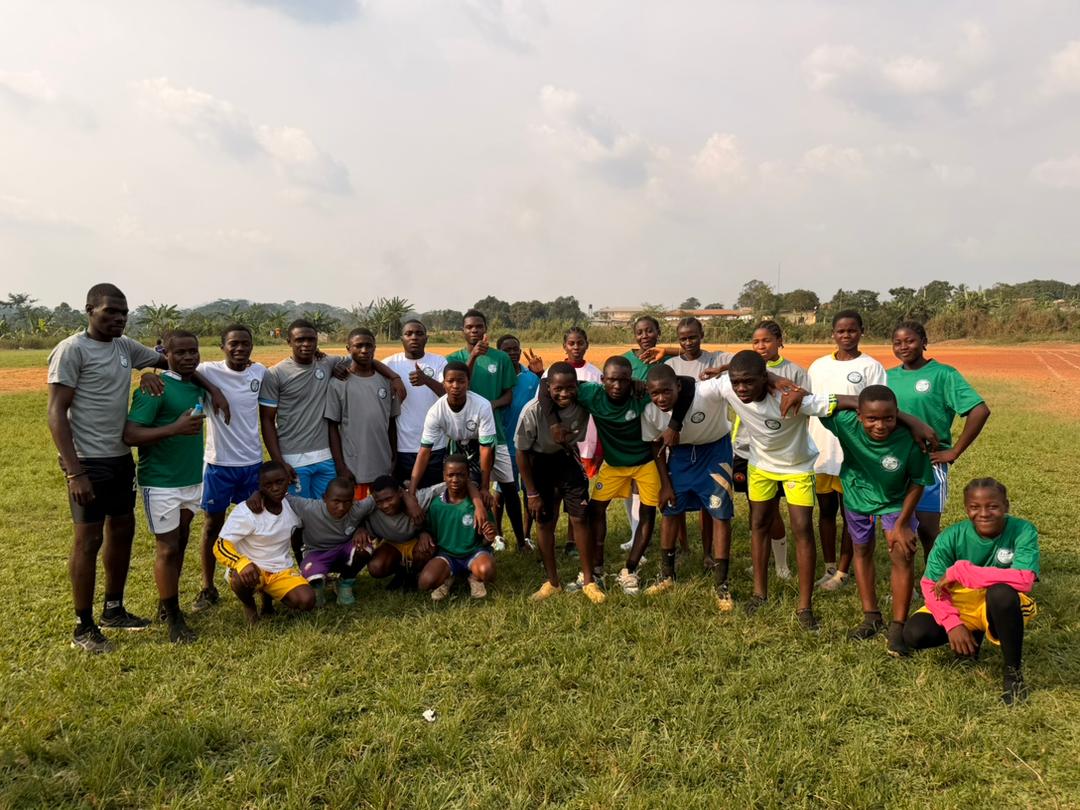 Community and students at Ngoumou event